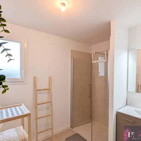 Spacieux Aux Minimes Avec Parking Pres De La - Fr-1-825-66 Apartment *