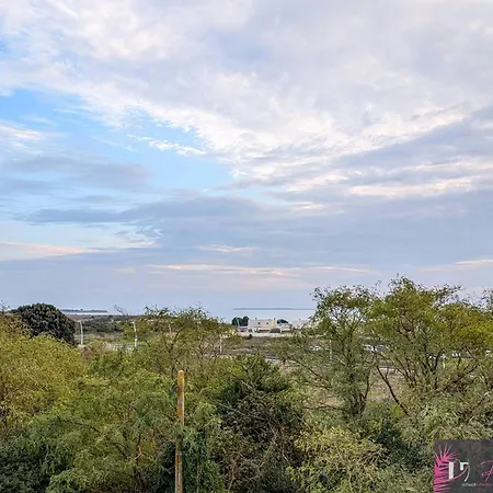 Spacieux Aux Minimes Avec Parking Pres De La - Fr-1-825-66 Apartment *